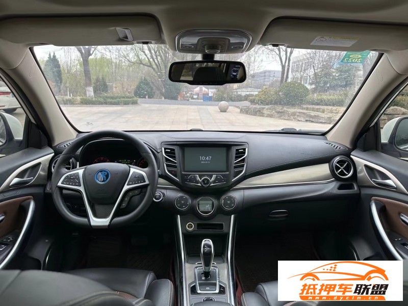  18年比亞迪宋轎車 