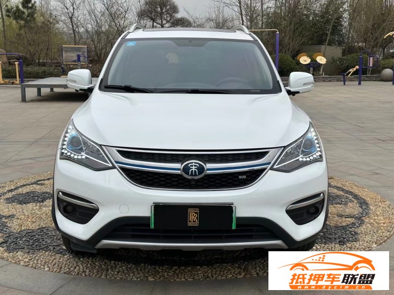  18年比亞迪宋轎車 
