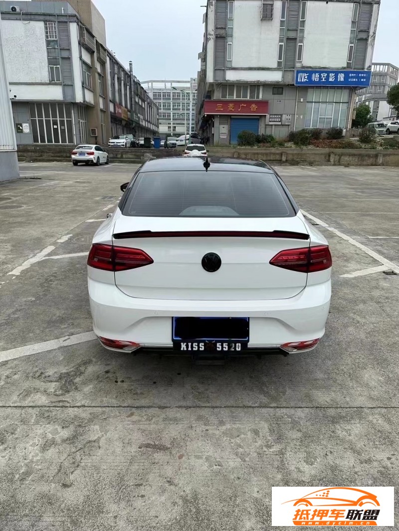  21年大眾凌渡轎車 