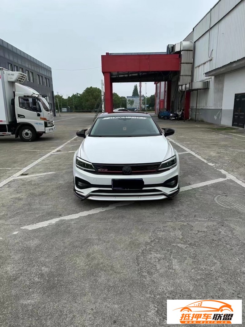 21年大眾凌渡轎車 