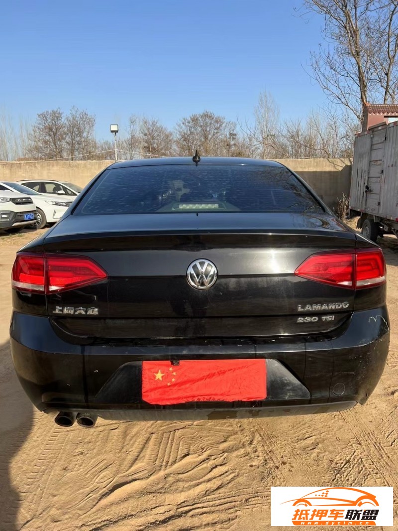  15年大眾凌渡轎車 