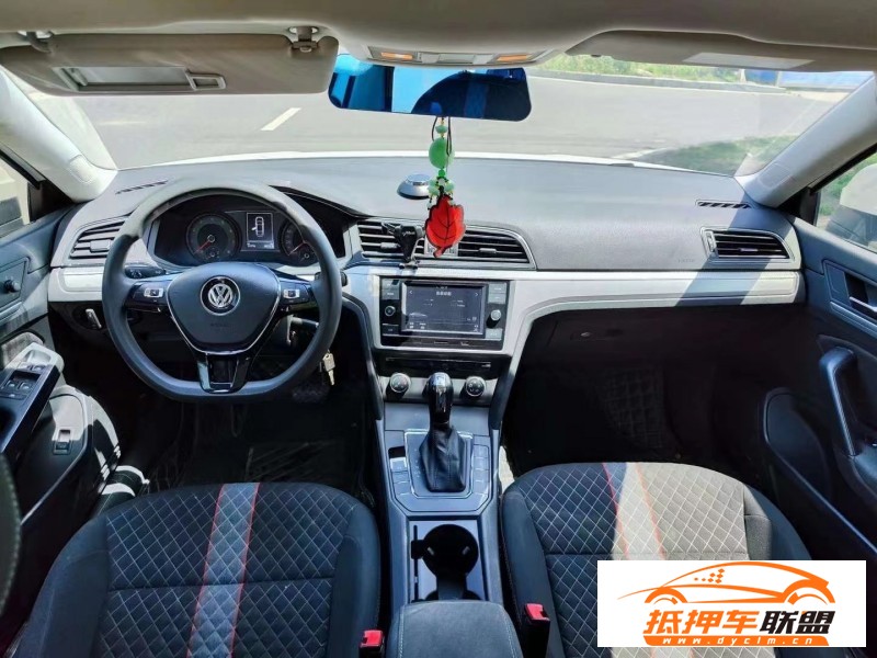  19年大眾凌渡轎車 