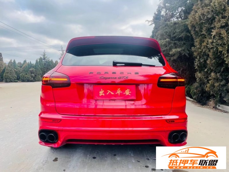  17年保時(shí)捷卡宴轎車(chē) 