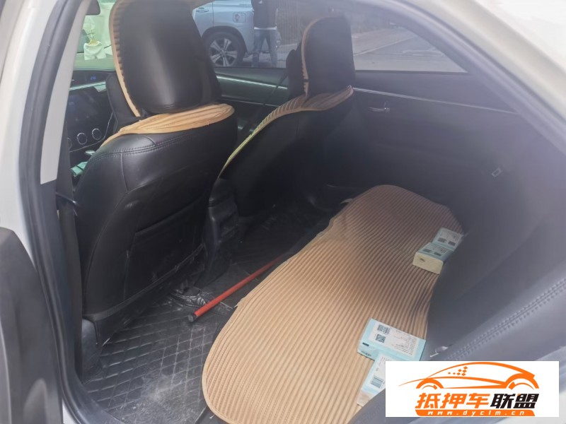  17年豐田卡羅拉轎車 