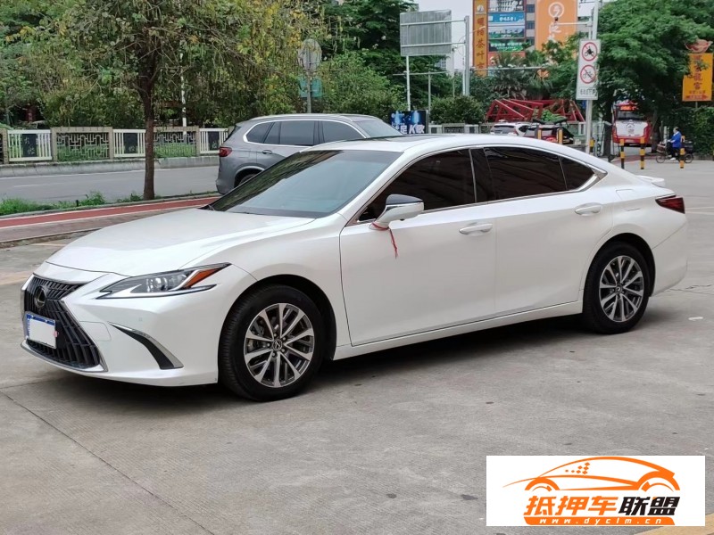  22年雷克薩斯ES轎車 