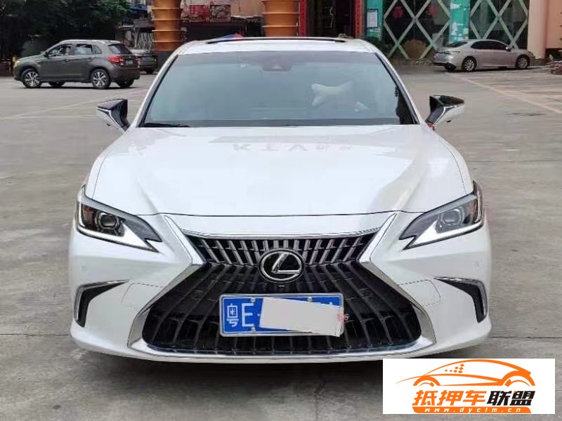  22年雷克薩斯ES轎車 