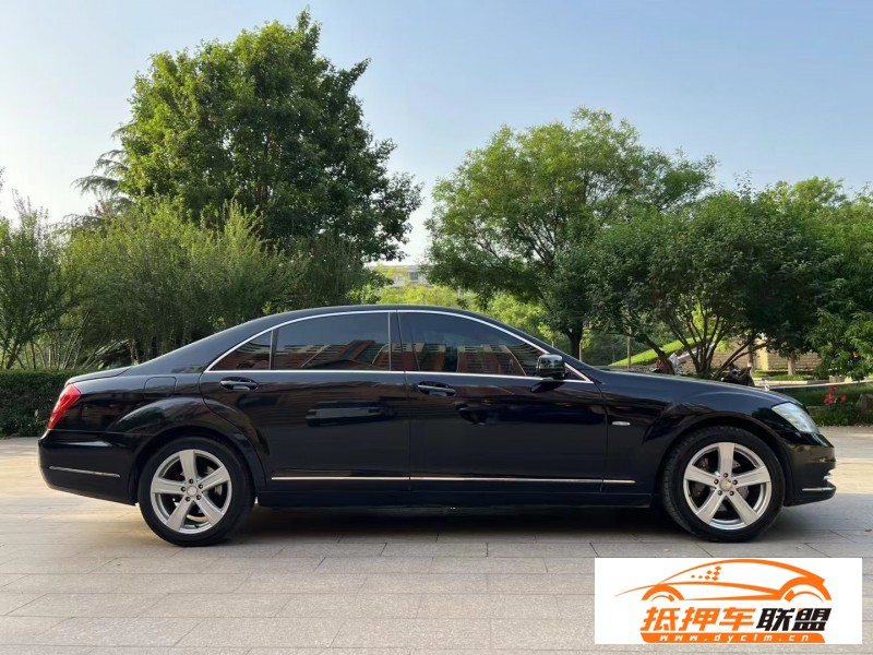  13年奔馳S級轎車 