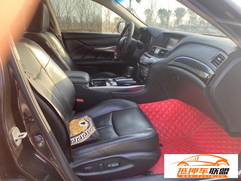  16年英菲尼迪Q70轎車 