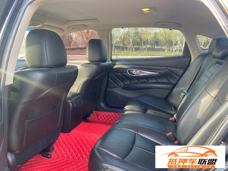  16年英菲尼迪Q70轎車 