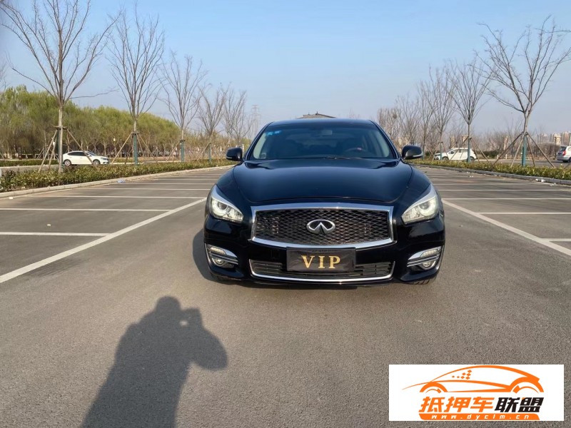  16年英菲尼迪Q70轎車 
