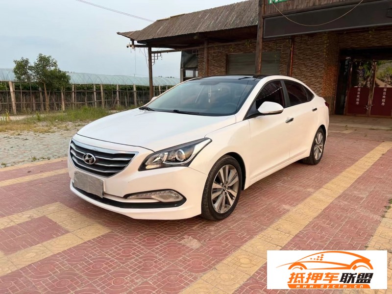  14年現(xiàn)代名圖轎車 