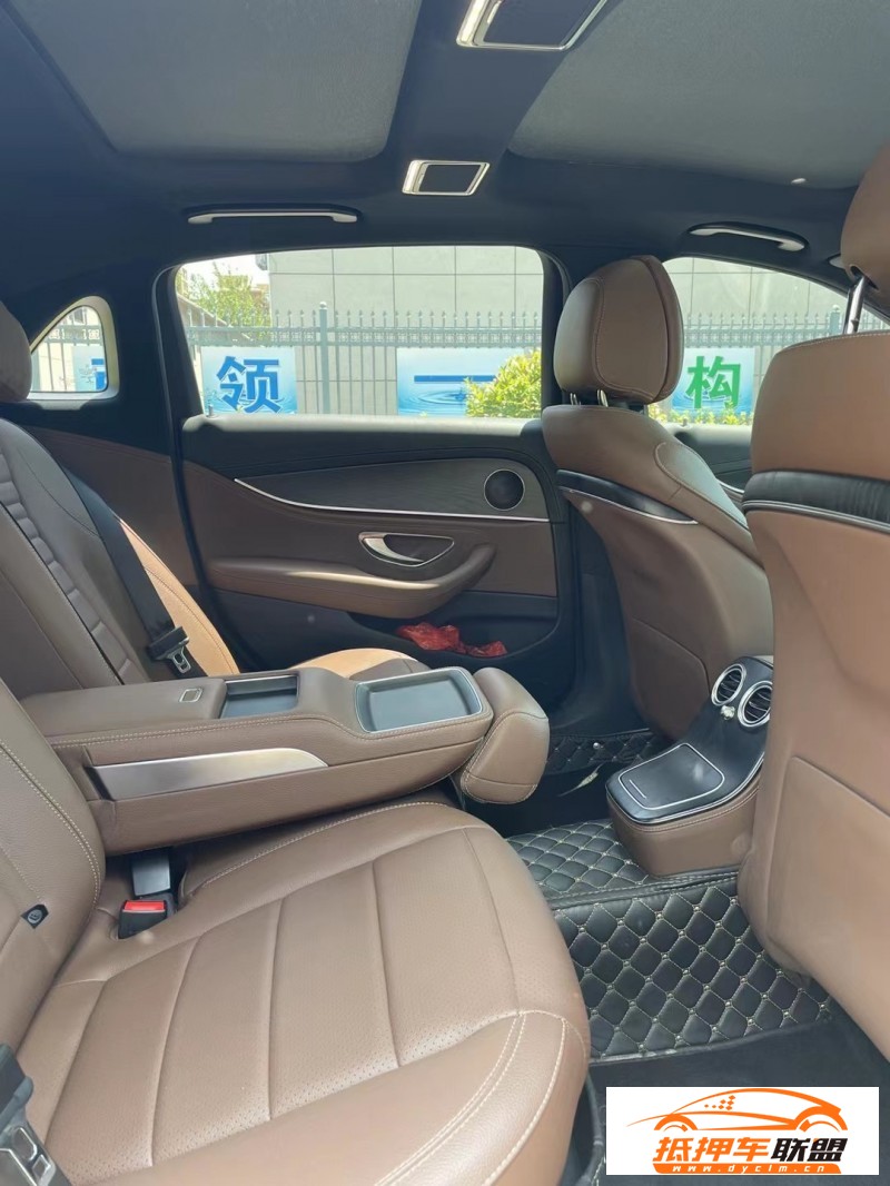 22年奔馳E轎車 