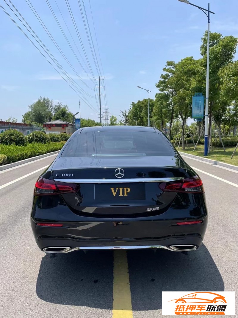  22年奔馳E轎車 