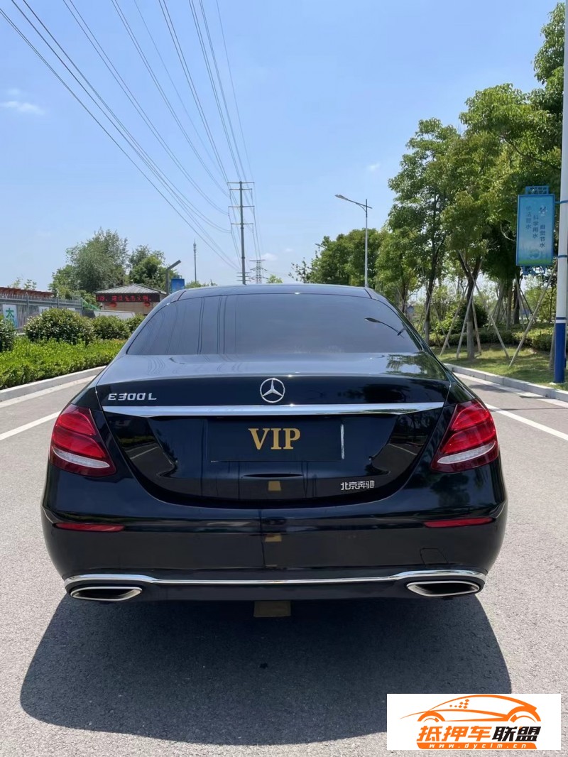  18年奔馳E轎車 