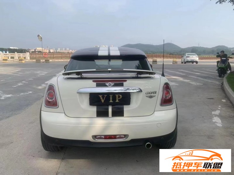  14年寶馬MINI轎車 