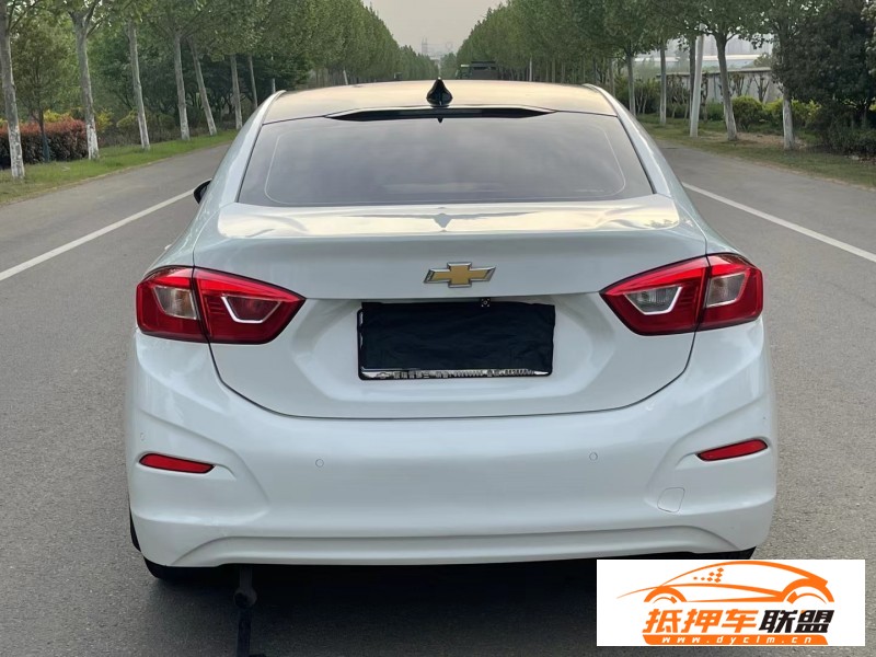  18年雪佛蘭科魯茲轎車 