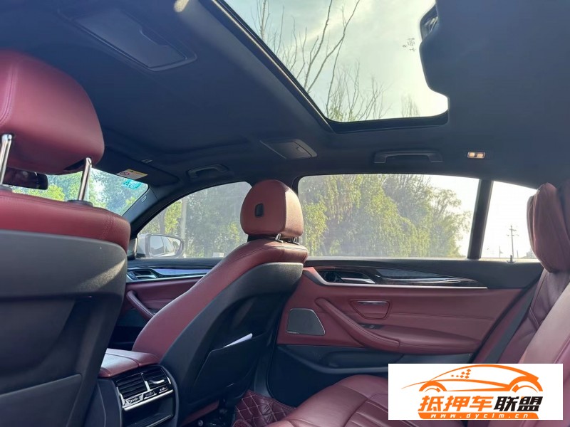  19年寶馬5系轎車 