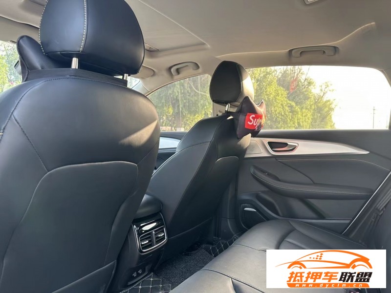  21年榮威i6轎車 