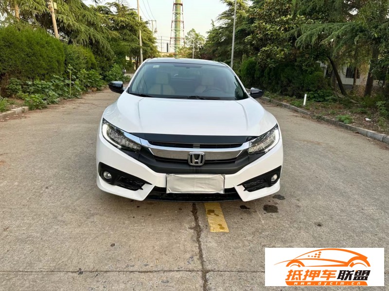  17年本田思域轎車 