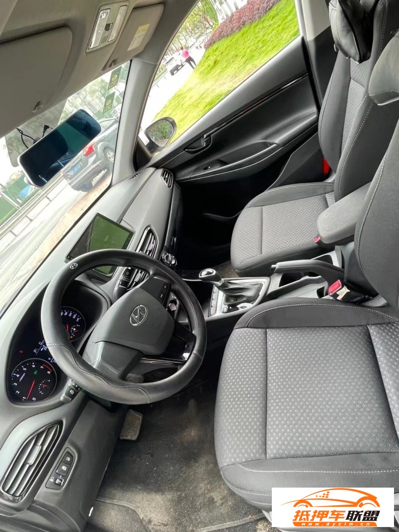  19年現(xiàn)代悅動轎車 