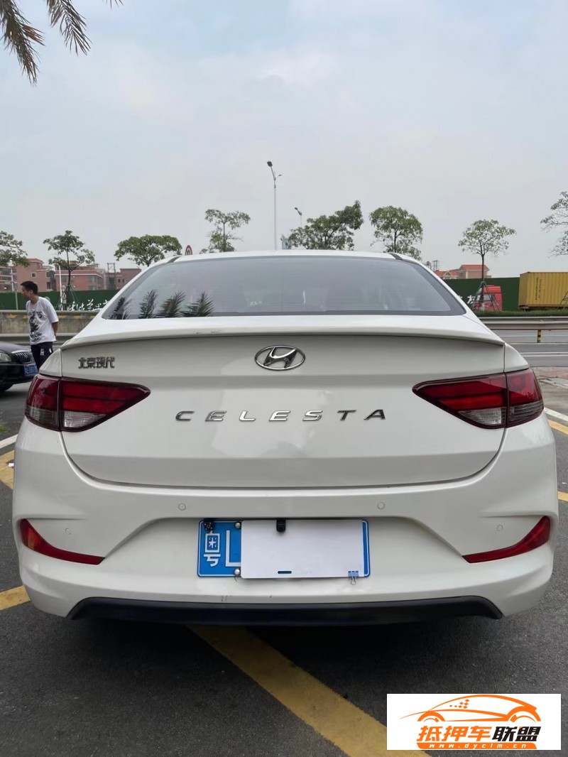  19年現(xiàn)代悅動轎車 