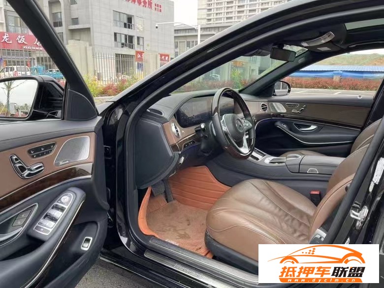  19年奔馳S轎車 