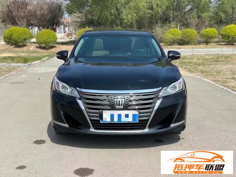  16年豐田皇冠轎車 