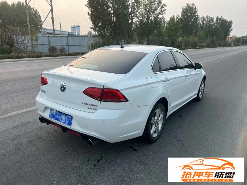  17年大眾凌渡轎車 