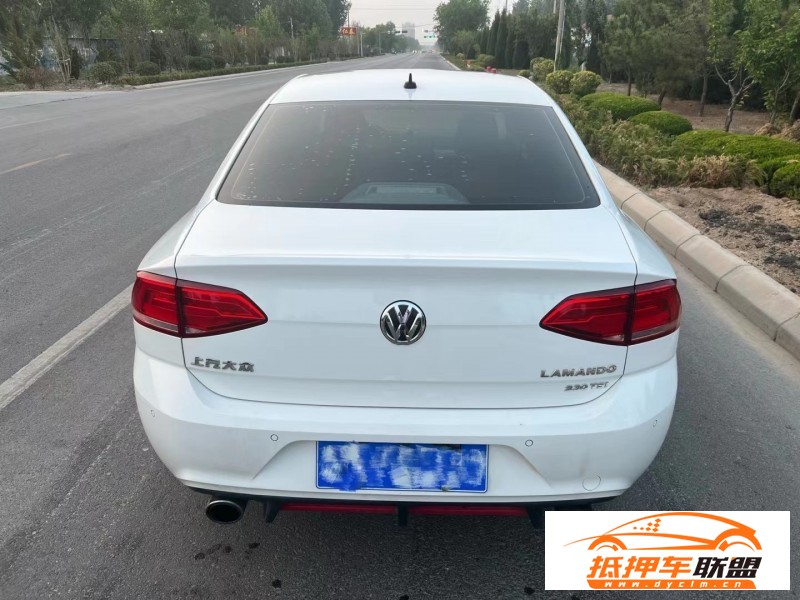  17年大眾凌渡轎車 