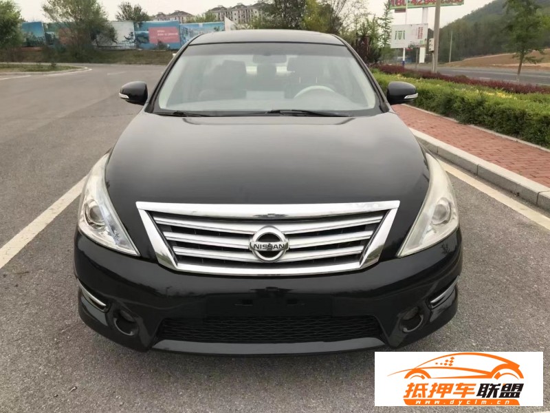  12年日產(chǎn)天籟轎車 