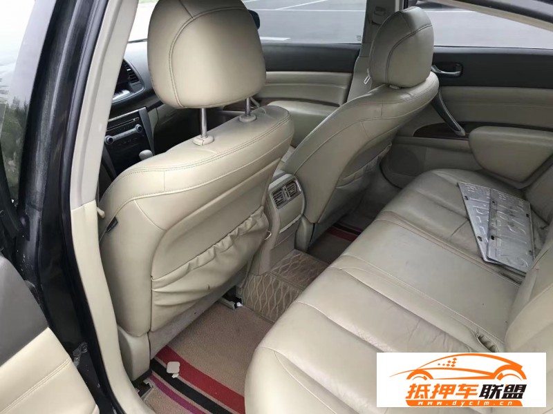  12年日產(chǎn)天籟轎車 