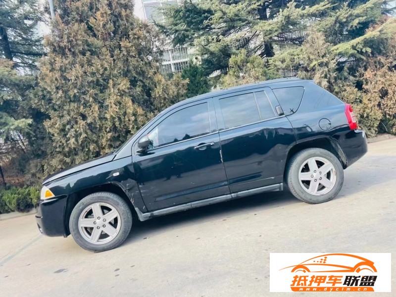  10年Jeep指南者轎車 