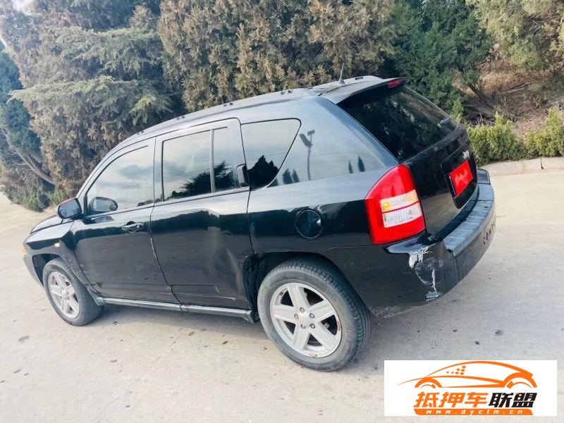  10年Jeep指南者轎車 