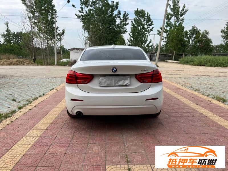 17年寶馬1系轎車 
