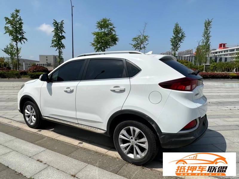  16年名爵銳騰轎車 