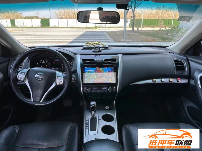  17年日產天籟轎車 