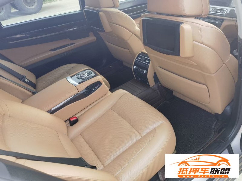  13年寶馬7系轎車 