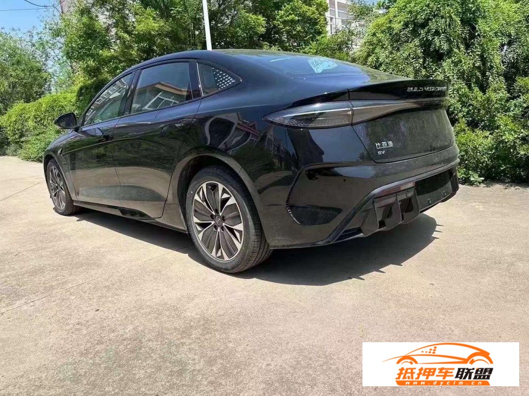 比亞迪 海豹 2022款 海豹 550km 標(biāo)準(zhǔn)續(xù)航后驅(qū)版尊貴型