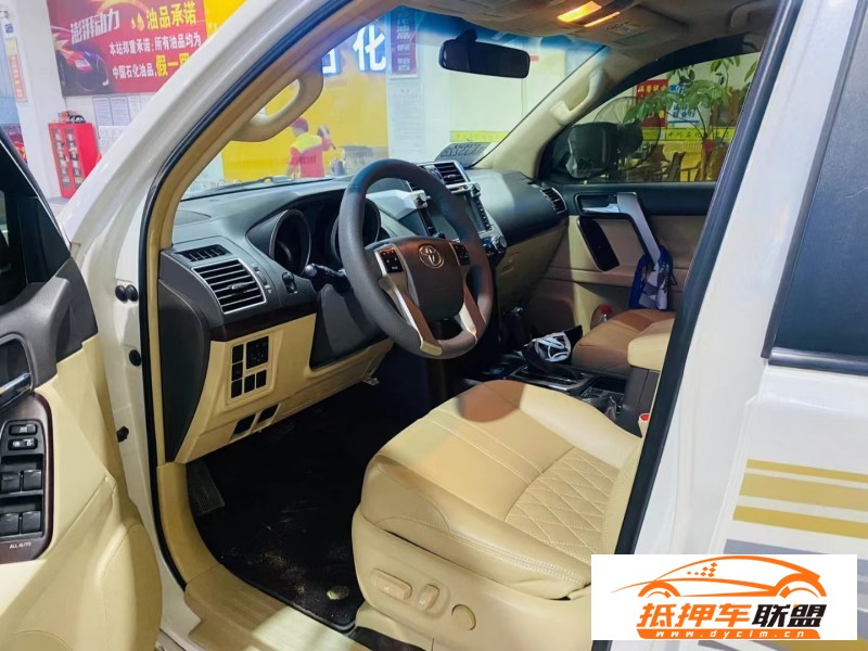  15年豐田普拉多轎車 