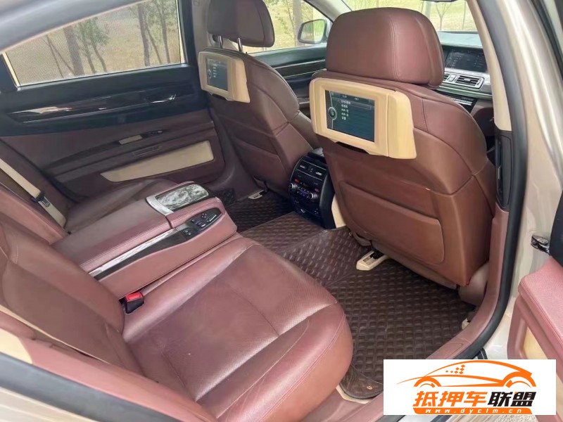  12年寶馬7系轎車 