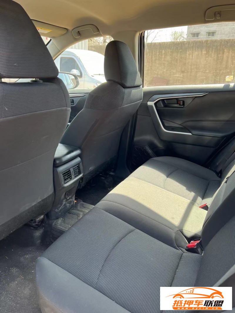  21年豐田RAV4SUV 