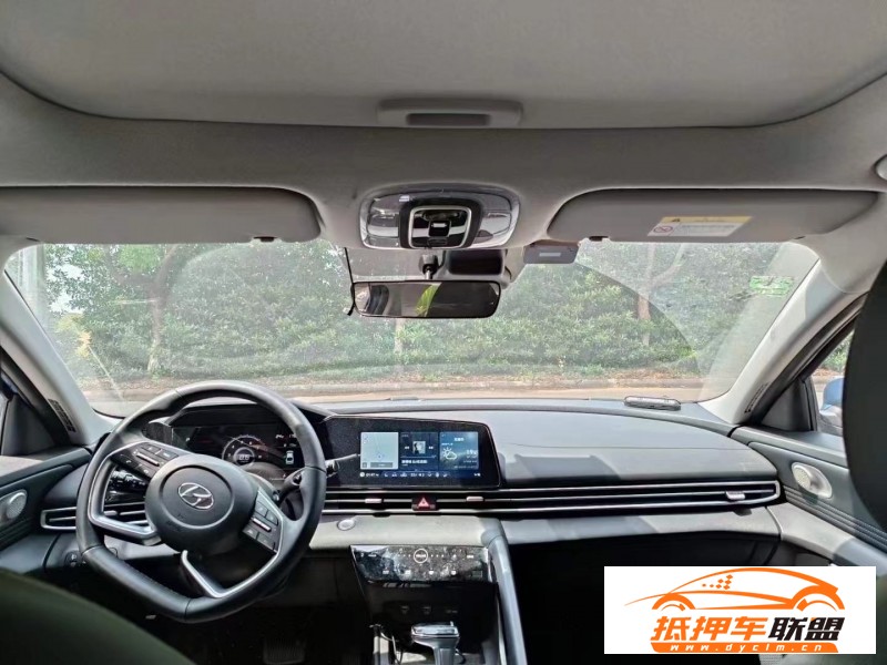  22年現代伊蘭特轎車 