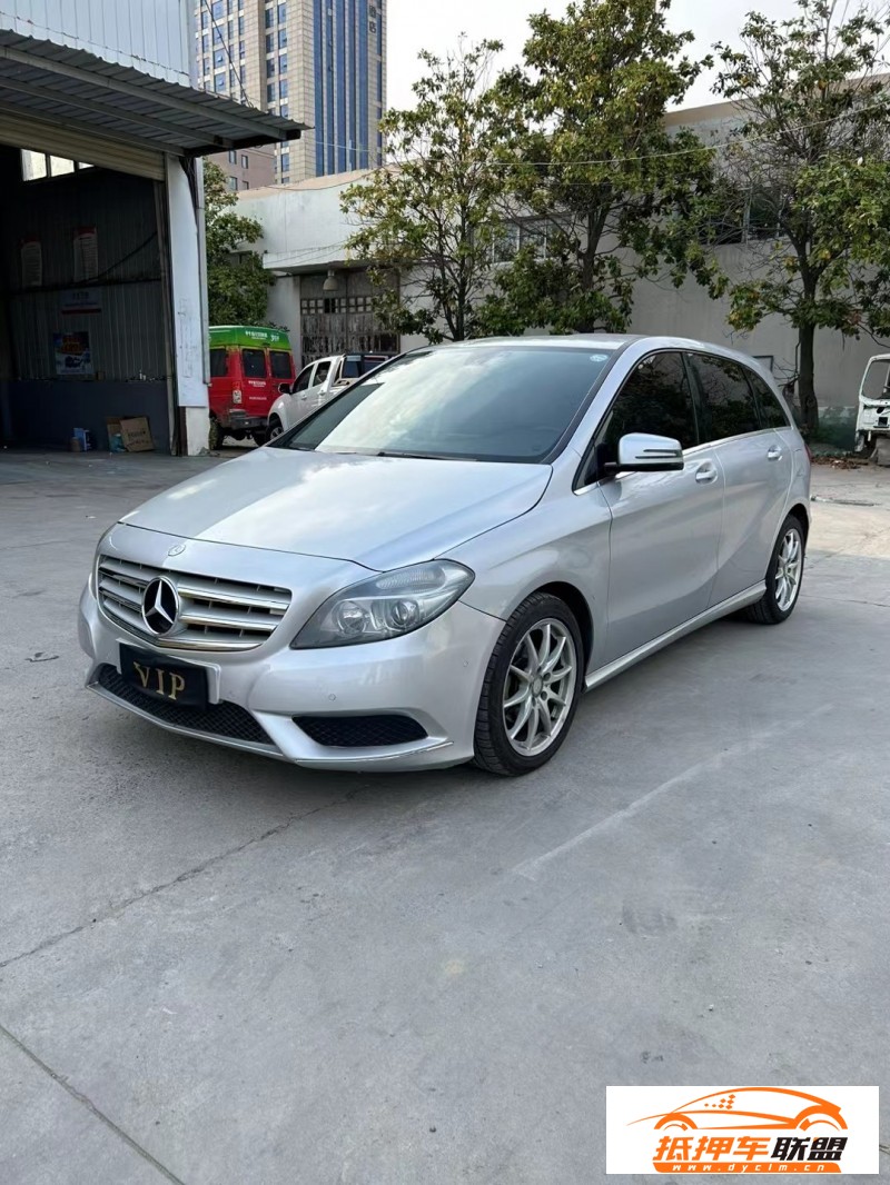  13年奔馳B轎車 