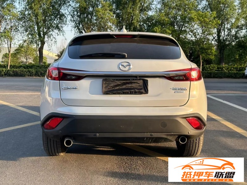  19年馬自達CX-4轎車 