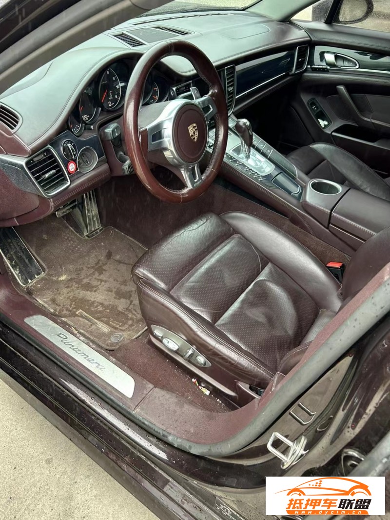  14年保時捷帕納梅拉轎車 