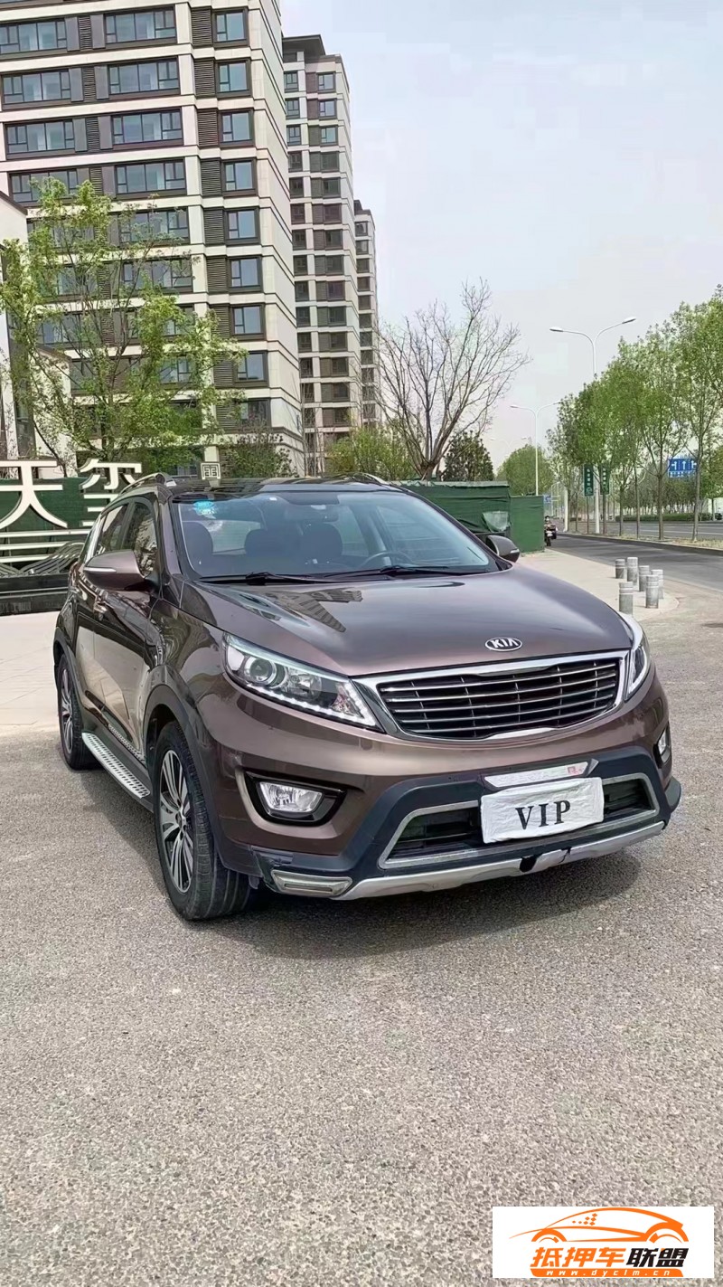  17年起亞智跑轎車 