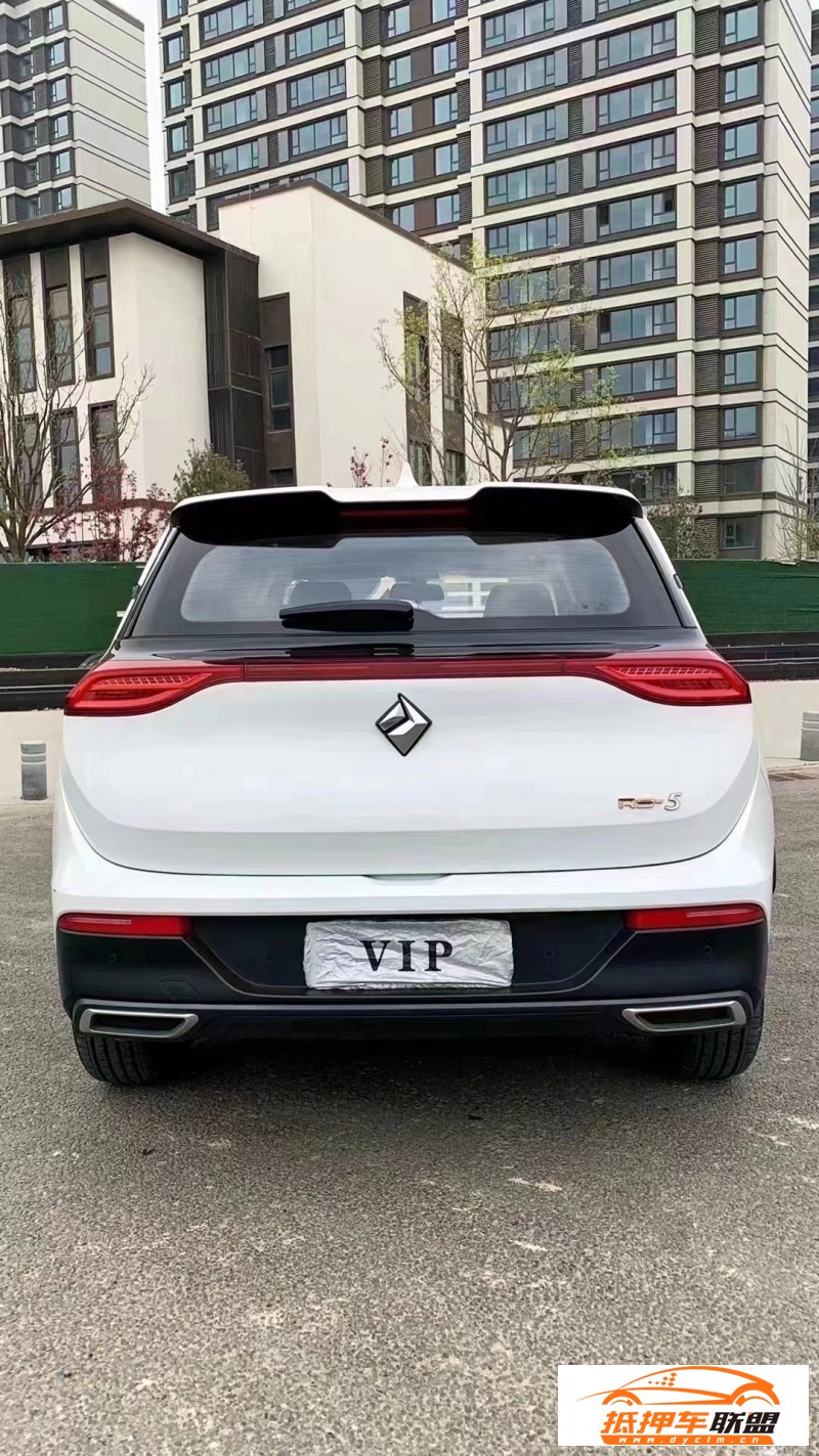  21年寶駿RS-5轎車 
