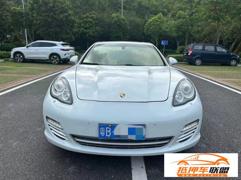  13年保時捷帕納梅拉轎車 