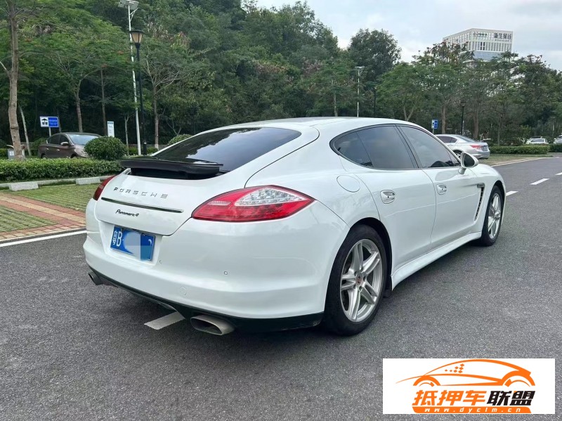  13年保時捷帕納梅拉轎車 
