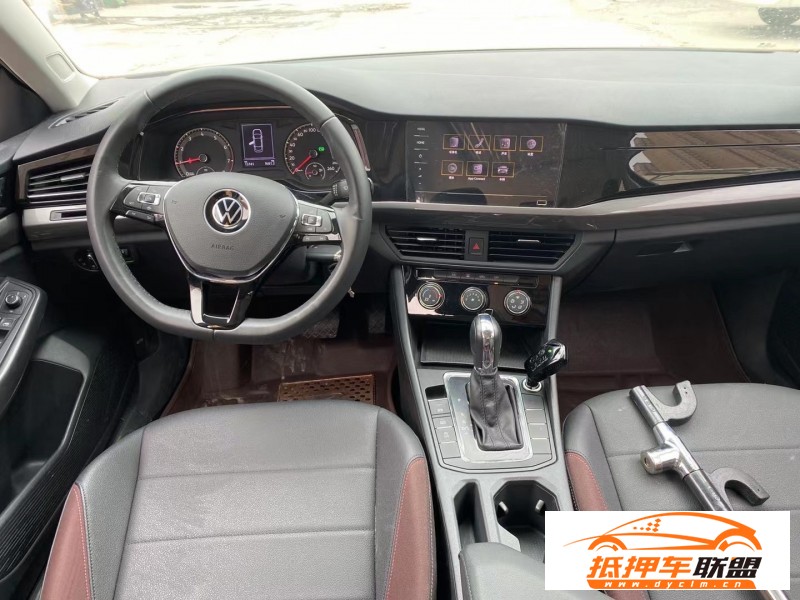  21年大眾寶來轎車 